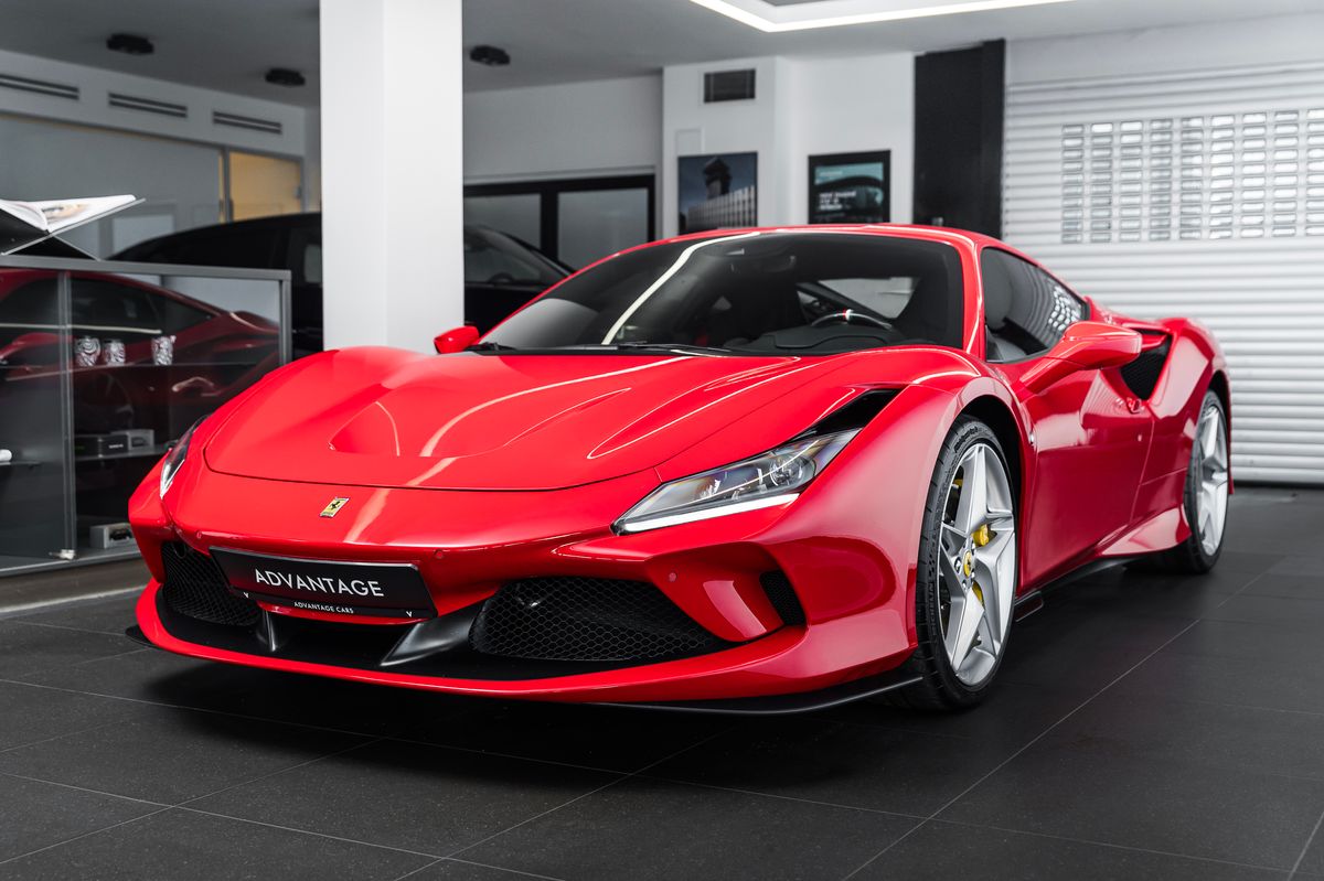 Ferrari Tributo/Lift/Kamera/Carbon/Pas