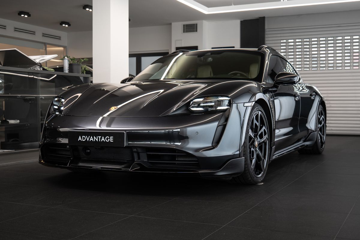 Porsche Taycan Turbo S Cross Turismo/Burmeste
