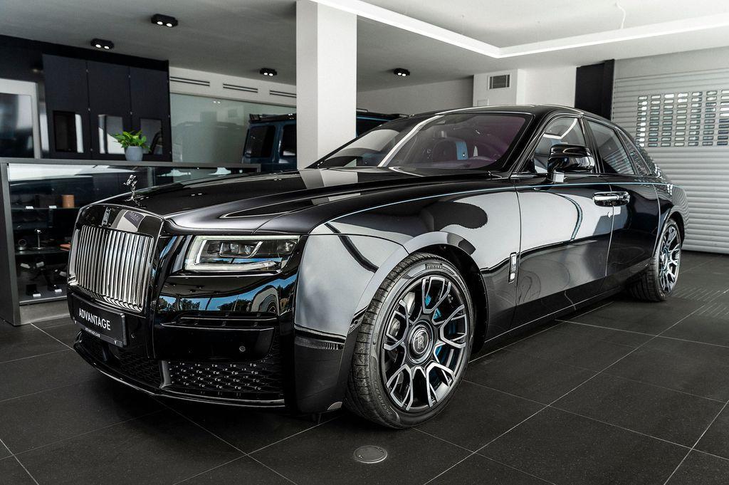 Rolls-Royce Ghost Black Badge / Skladem