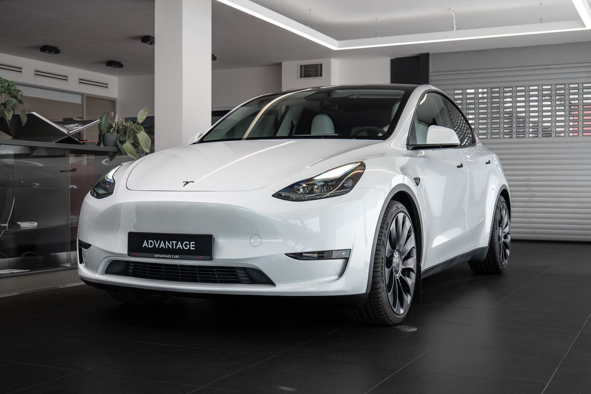 Tesla Model Y Performance/AWD/Dualmotor