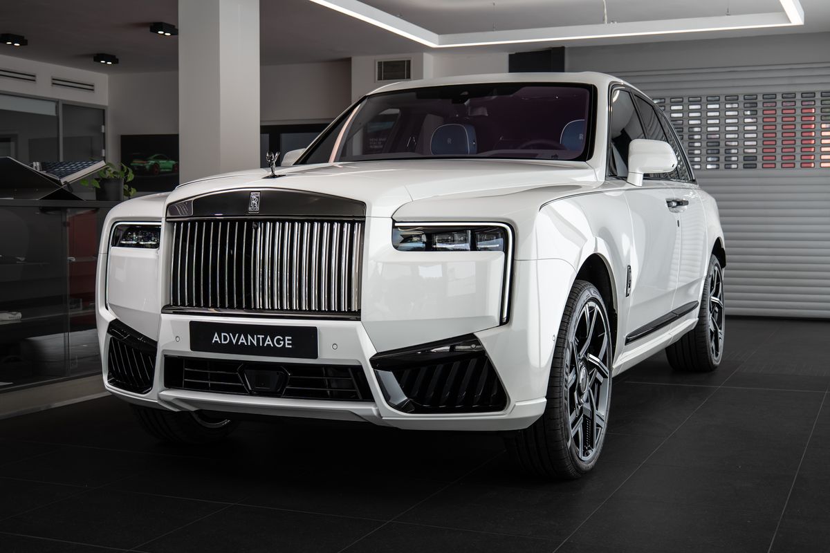 Rolls-Royce Cullinan Black Badge/Bespoke/Starling r