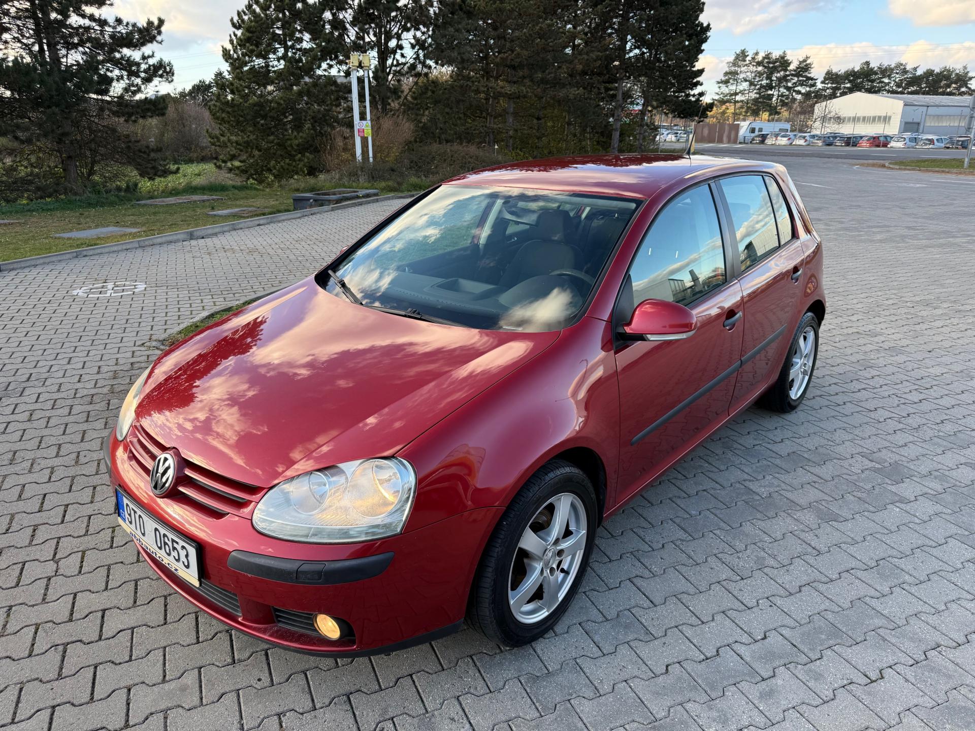 Volkswagen Golf 1,6 FSI