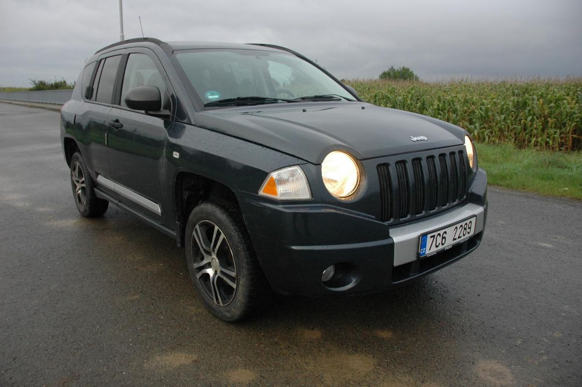 Jeep Compass 2,4 4x4 benzín kuže manual