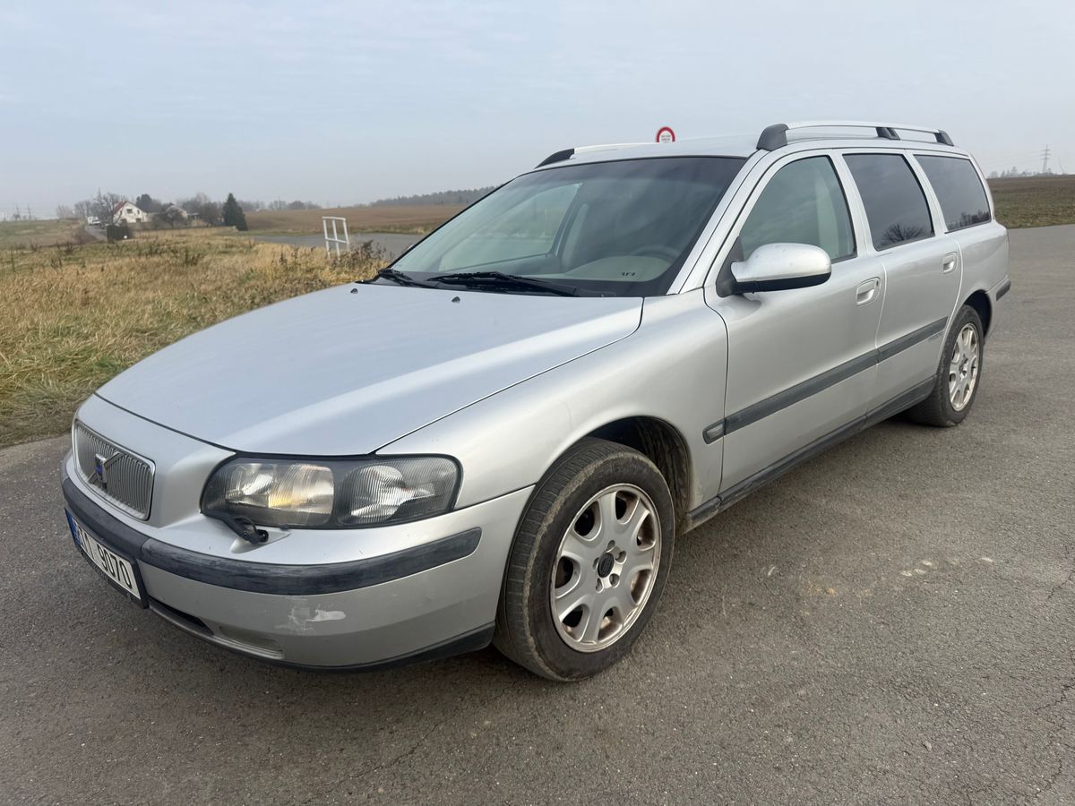 Volvo V70 STK 08/2027
