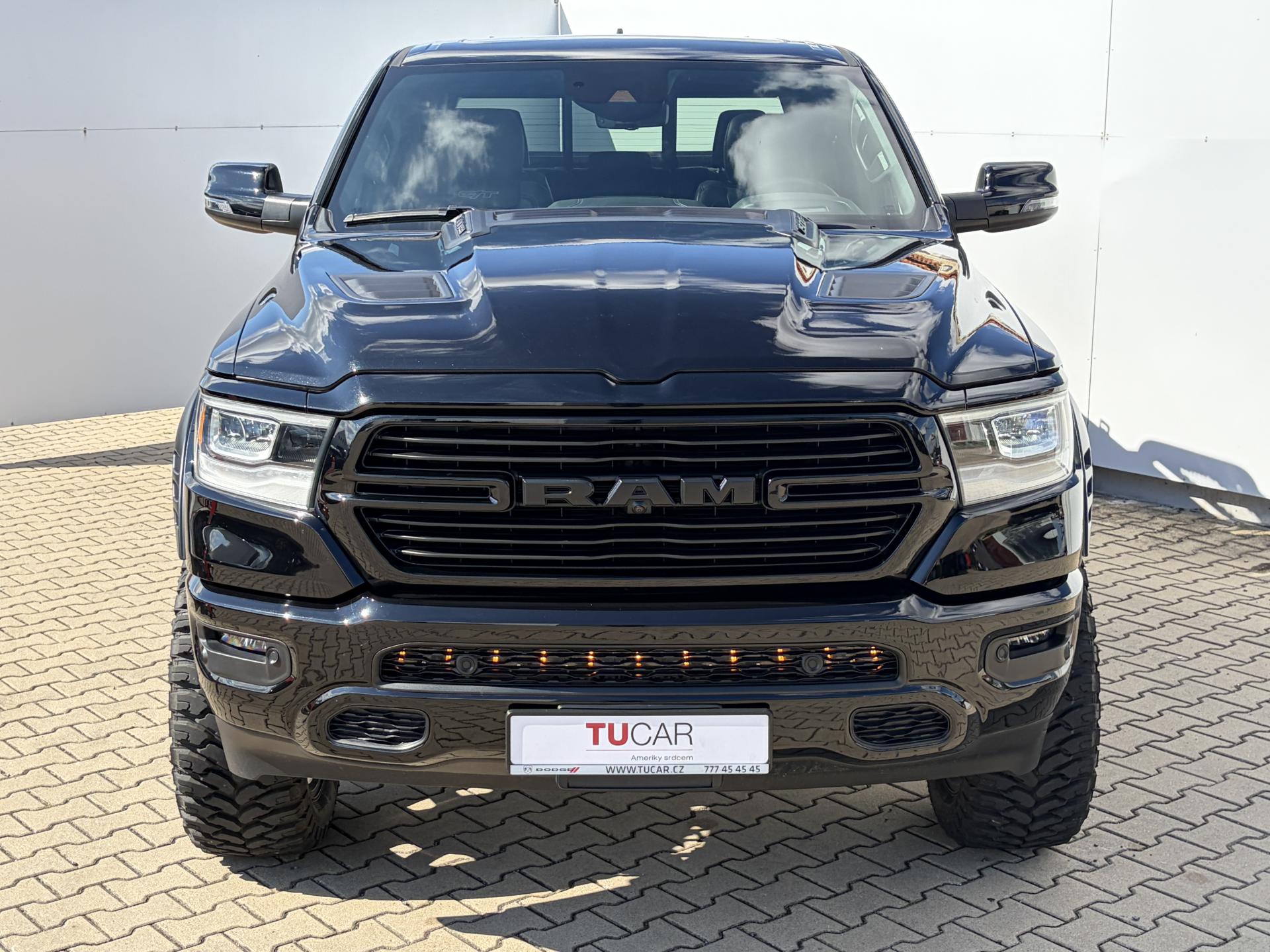 Dodge RAM 1500 Laramie 5.7 V8 HEMI LIFT