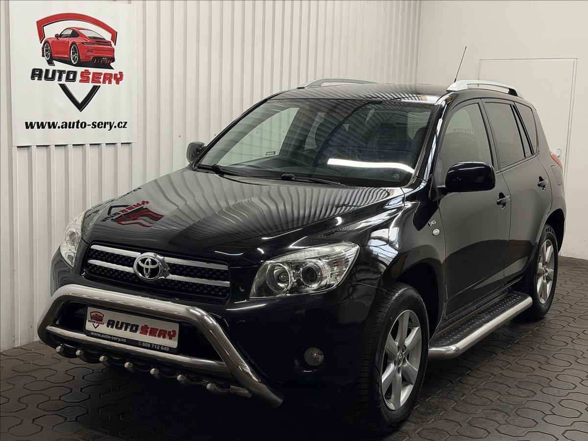 Toyota RAV4 2.2 D-4D 100kW ČR 1MAJITEL