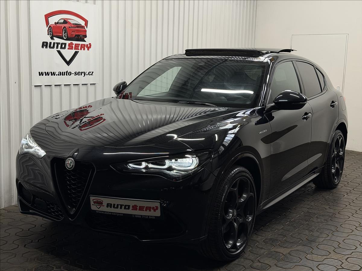 Alfa Romeo Stelvio VELOCE 206kW Q4 PANO TAŽNÉ R21