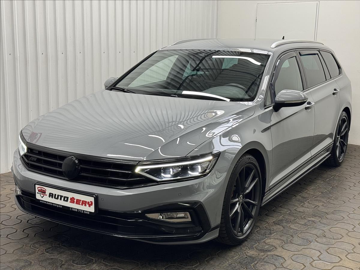 Volkswagen Passat R-LINE BLACK 147KW 4M R19 LED