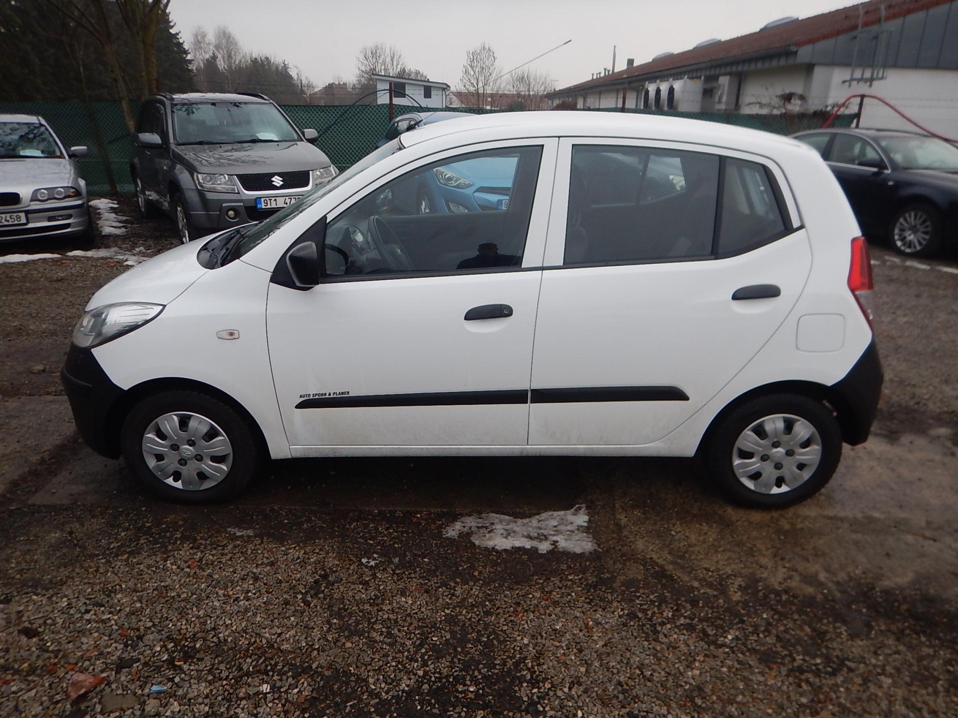 Hyundai i10 1.1i, SERVO