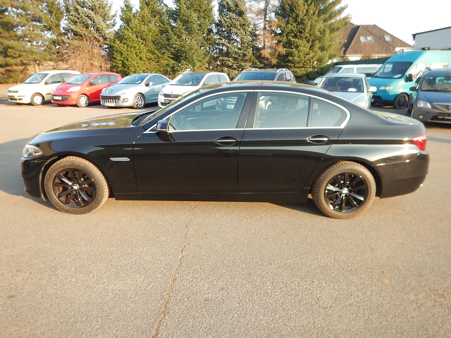BMW Řada 5 520d XDRIVE, ČR, SERVISKA