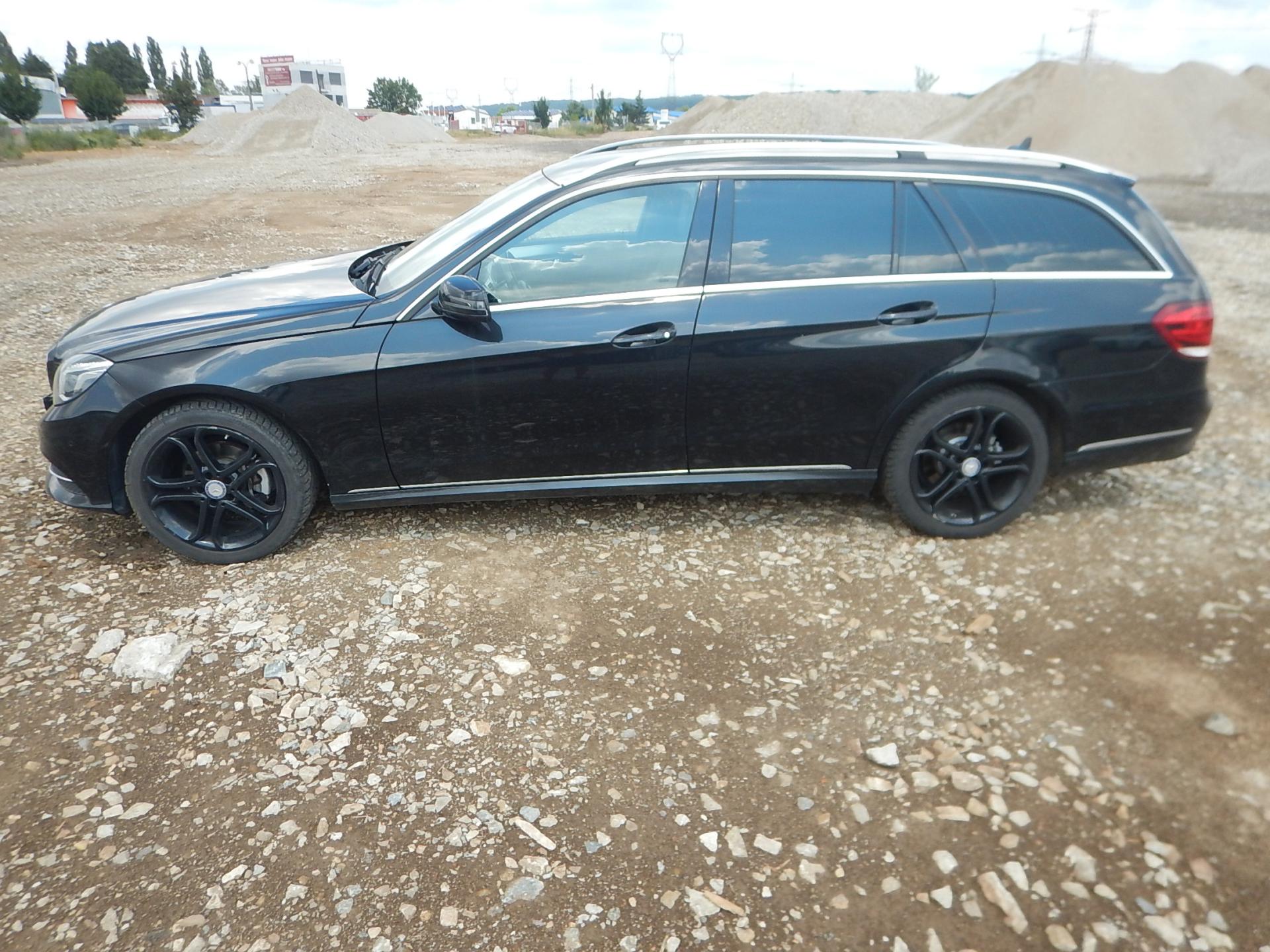 Mercedes-Benz Třídy E E 220 CDI, DIGIKLIMA, TAŽNÉ