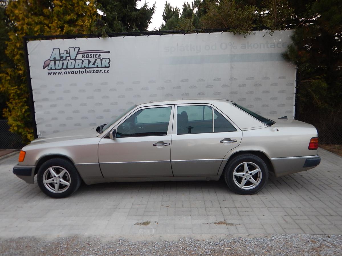 Mercedes-Benz 124 2.3 i automat 97 kw ,NOVá STK