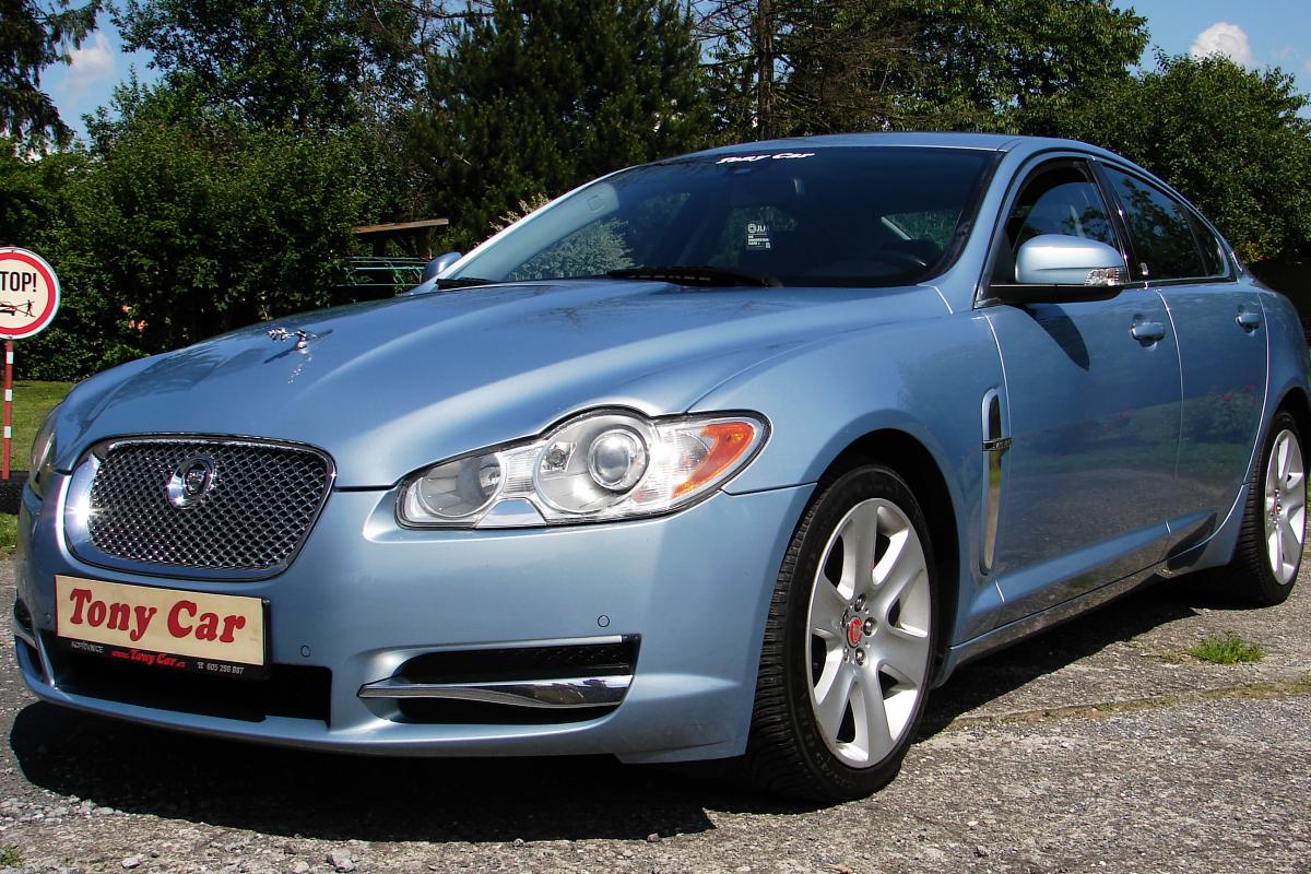 Jaguar XF 2.7D V6 TT 207PS LUXURY ČR