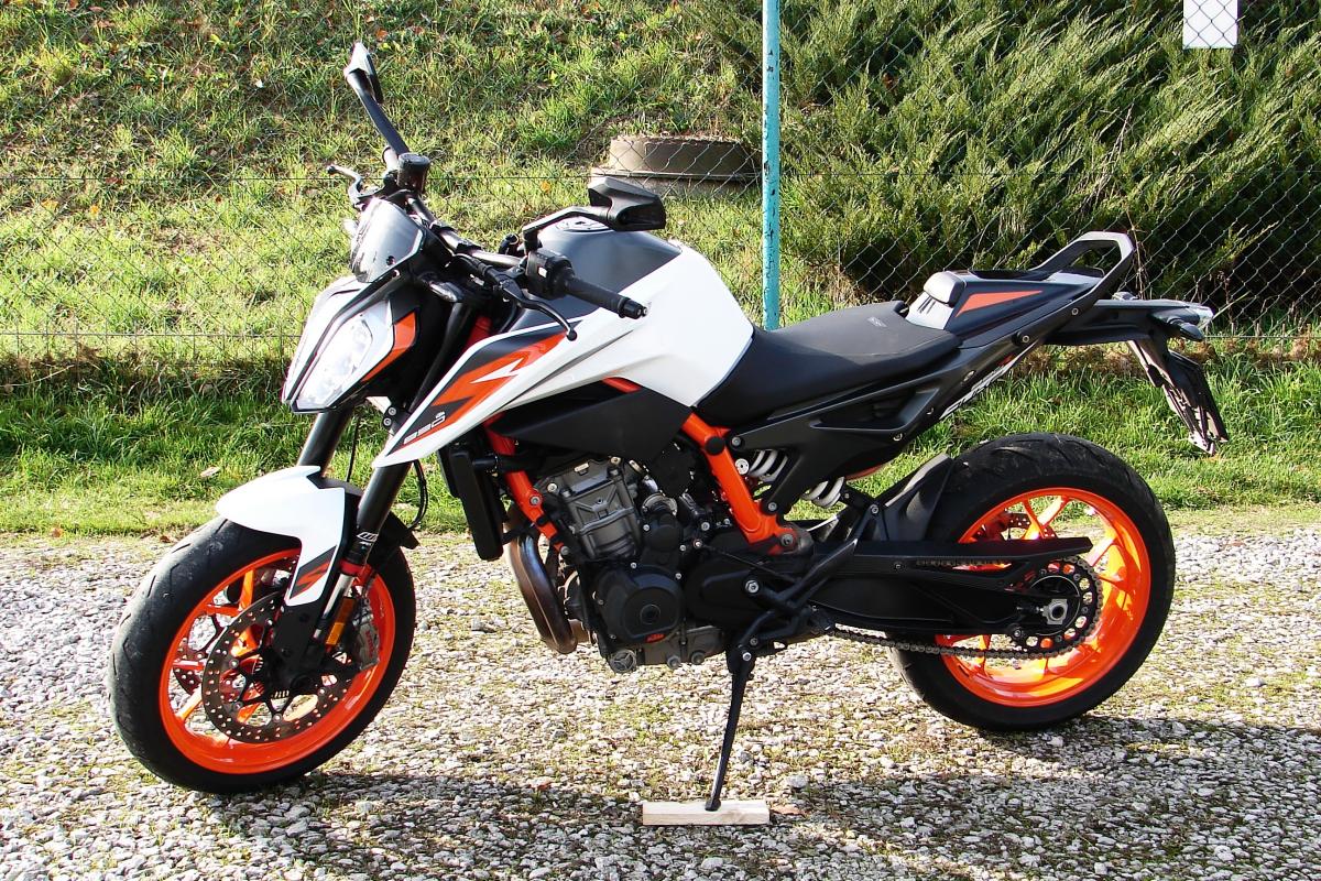 KTM 890 Duke R 121PS ČR 1. maj. v Záruce DPH!