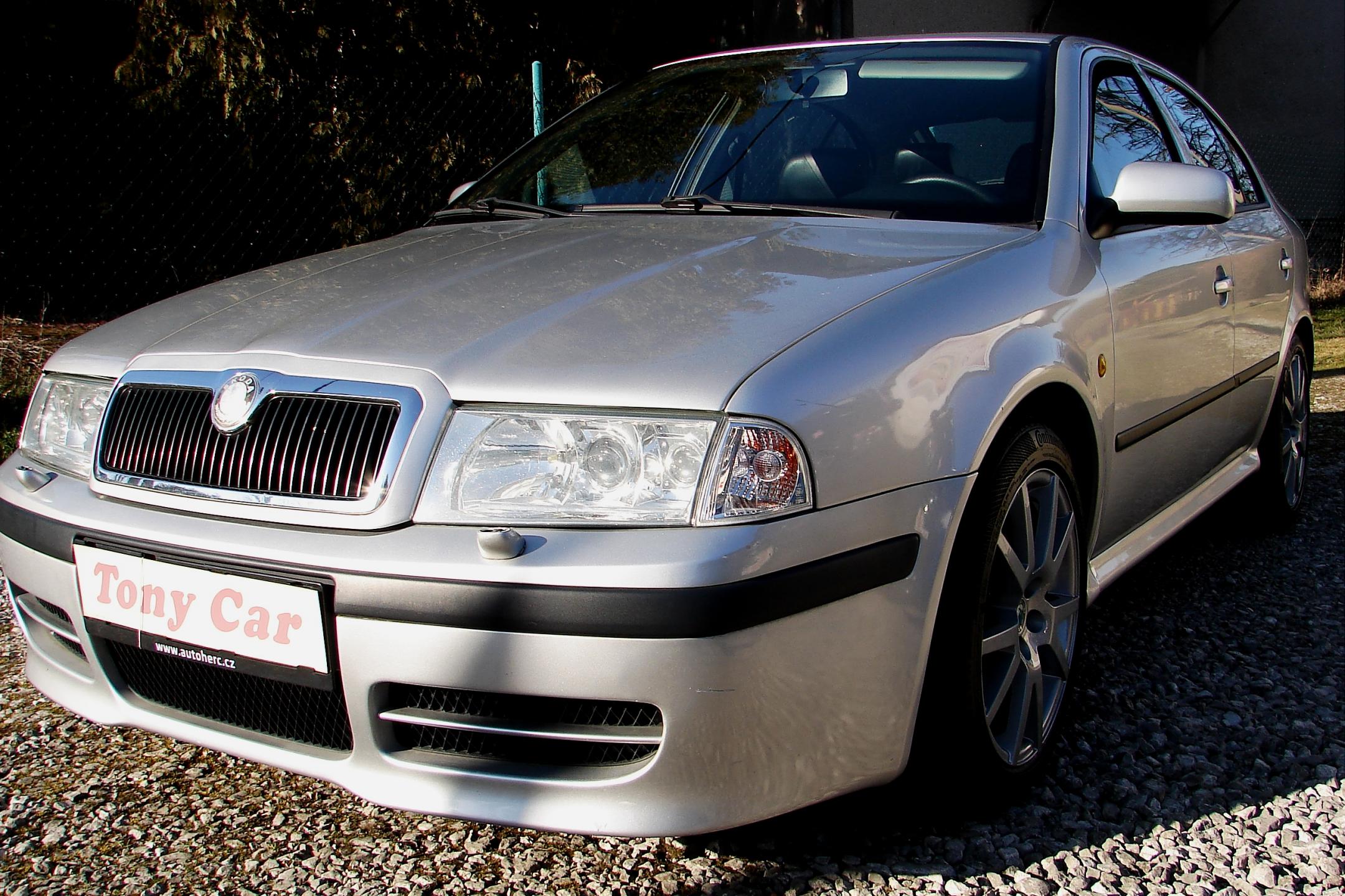 Škoda Octavia RS 1.8T 20V 180PS XENONY