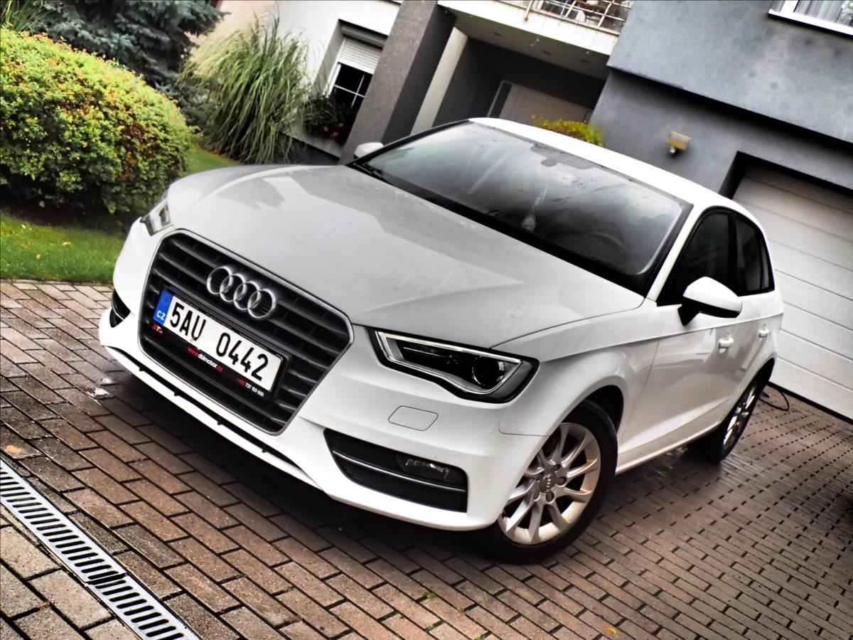 Audi A3 1,6 81KW, Sportback, navigace