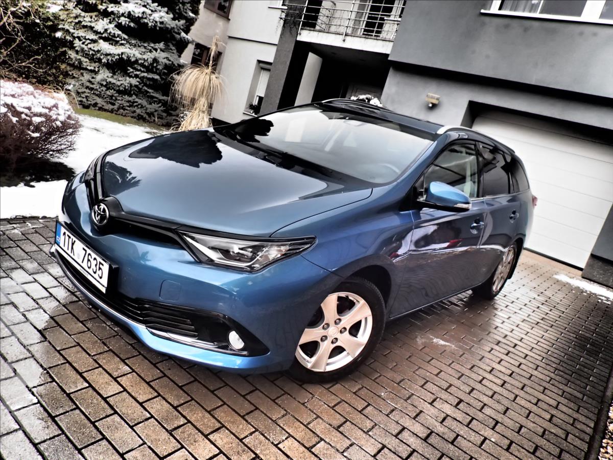 Toyota Auris 1,6 ČR, 1.Maj.Tažné,serv.kn.