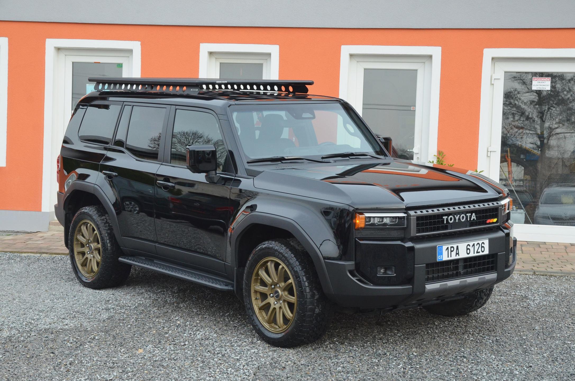 Toyota Land Cruiser 2.4 iForce MAX / ČR (Dajbych)