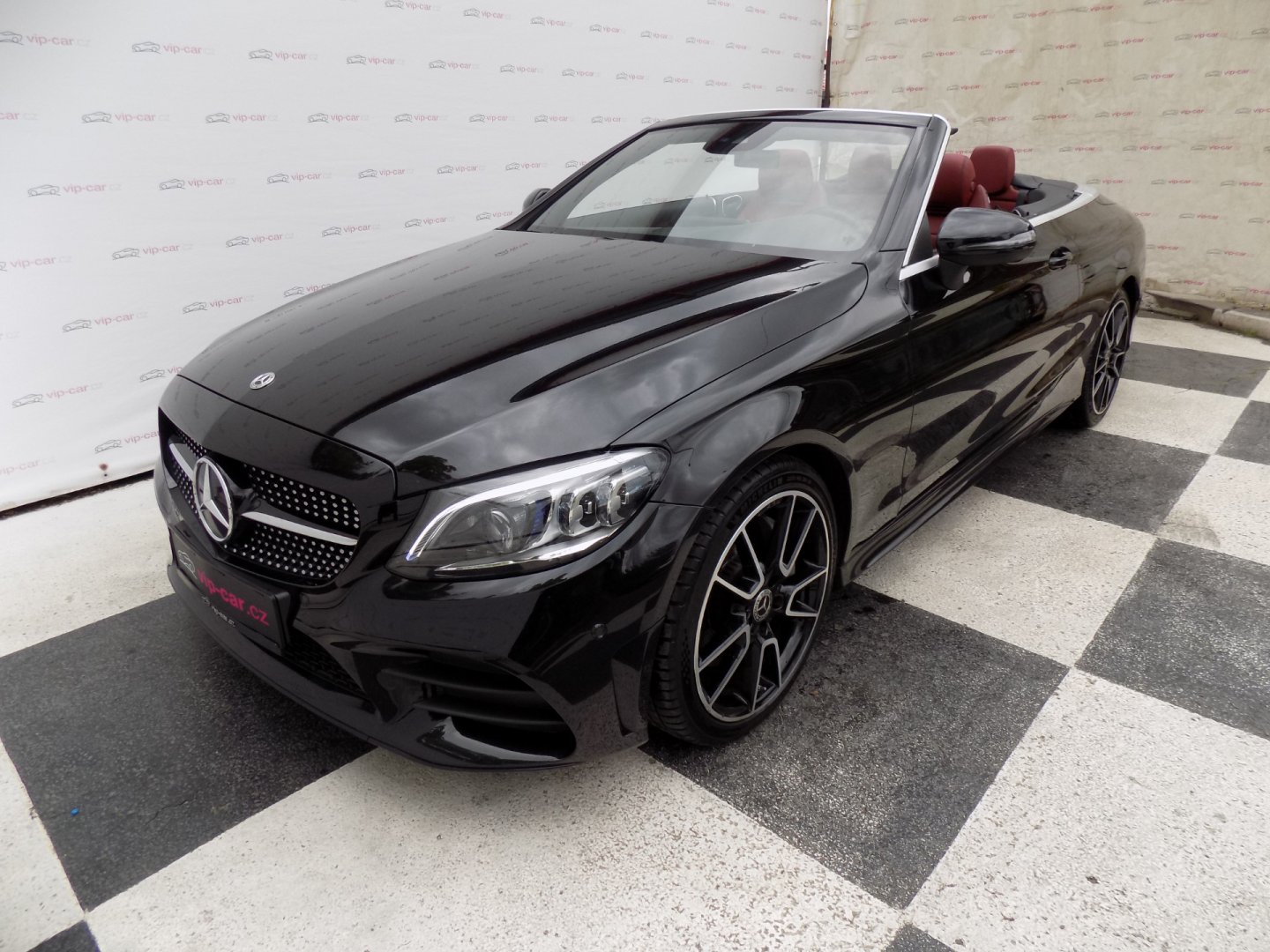 Mercedes-Benz Třídy C 400/AMG-Line/4-M/Full-Led/