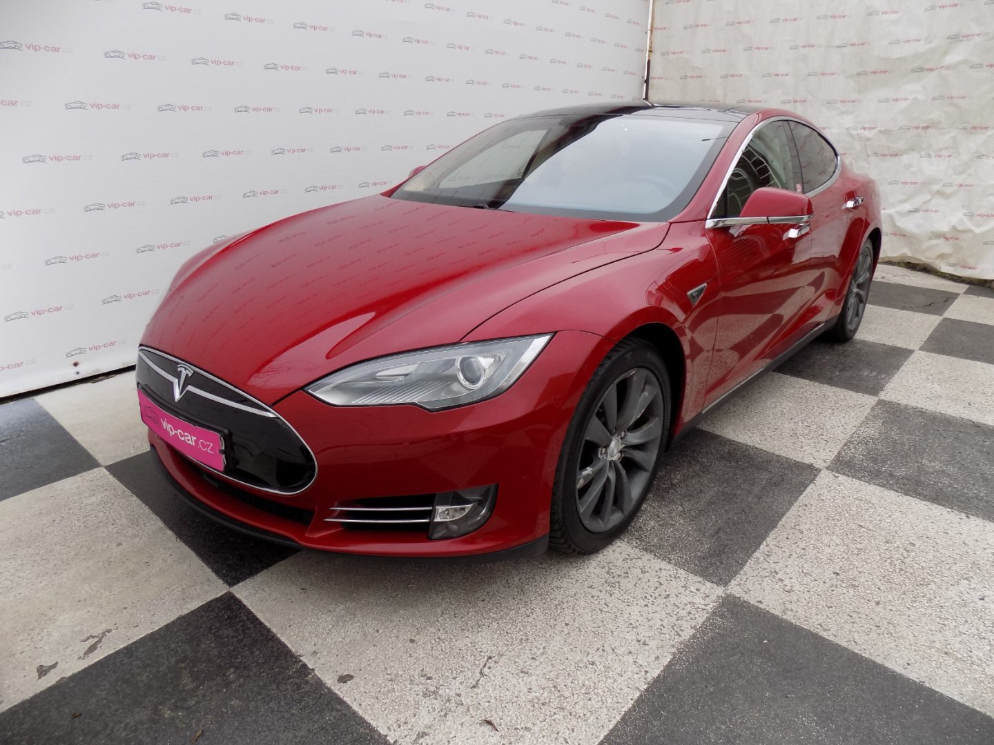 Tesla Model S 85D/Nabijení zdarma/