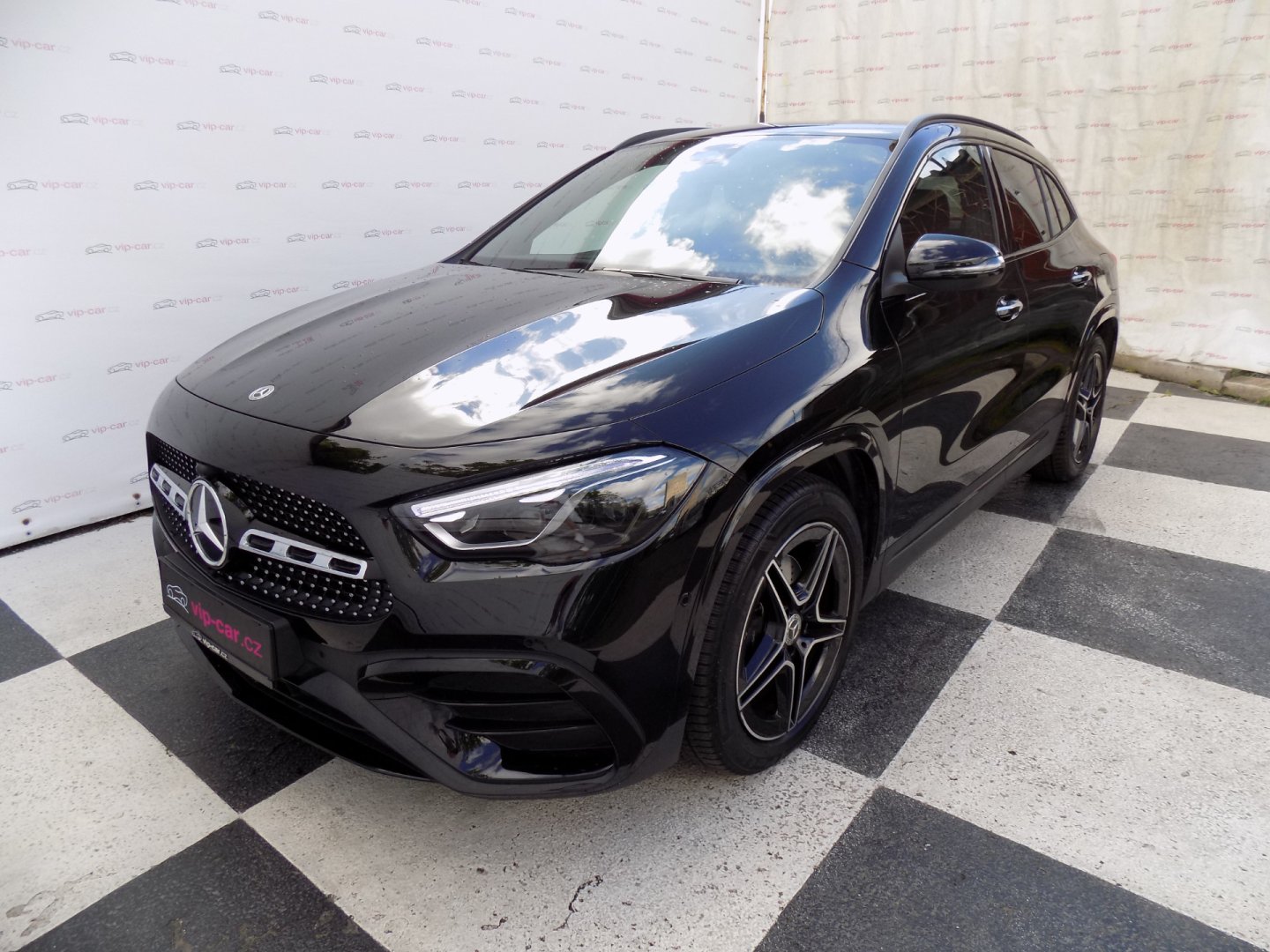 Mercedes-Benz GLA 200d/AMG-Line/1.Maj.ČR/DPH/