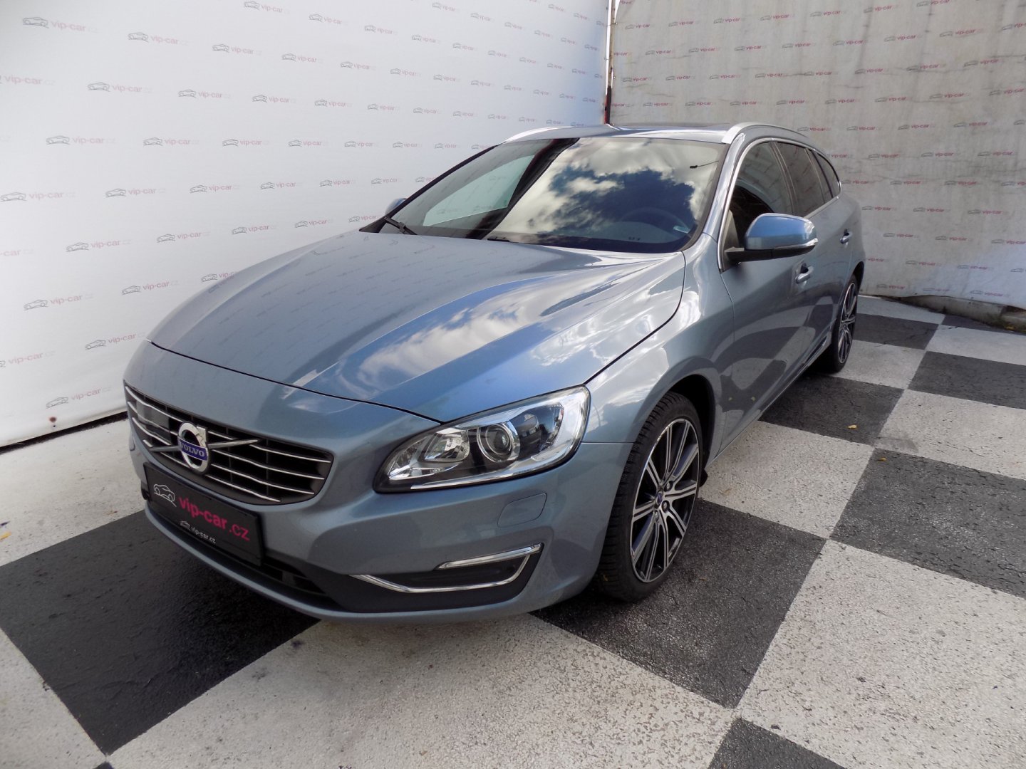 Volvo V60 2.0-D4/AWD/NAVI/LED/DPH/