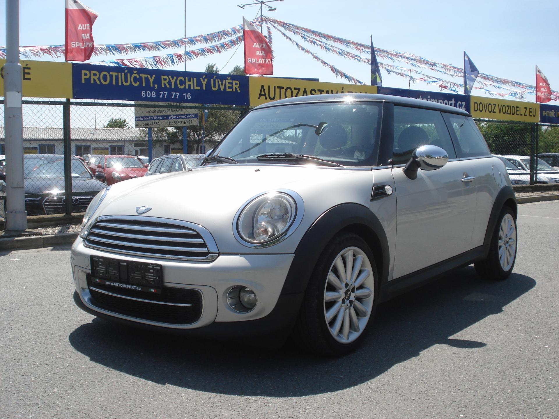 Mini Cooper 1.6 D AUT. 1 MAJITELKA