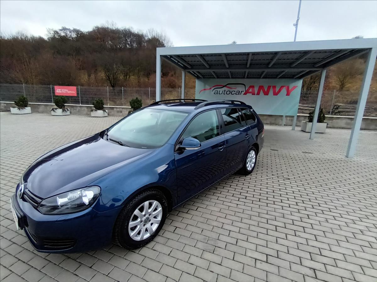 Volkswagen Golf 1,2 TSI,KLIMA,VÝHŘEV,SERVISKA