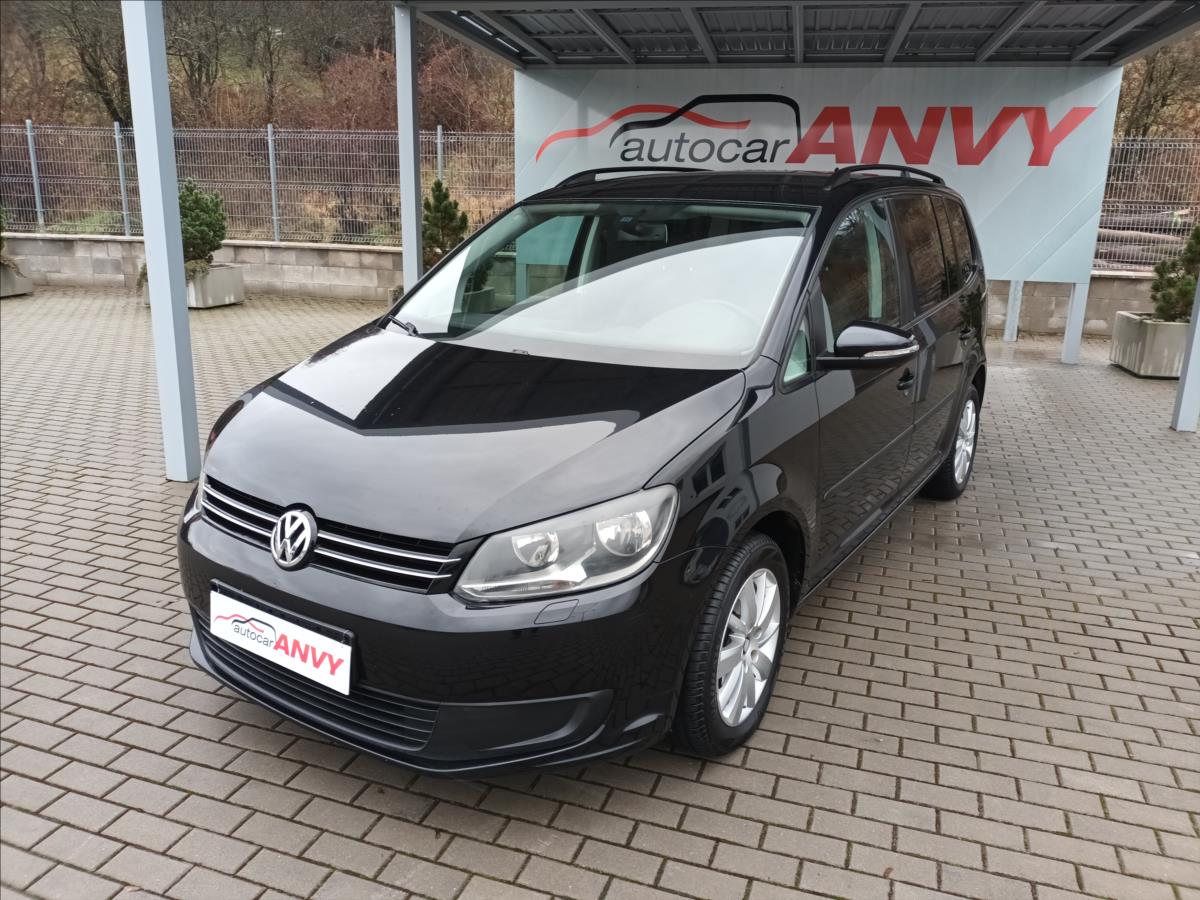 Volkswagen Touran 1,4 TSI,SERVIS,TAŽNÉ,VÝHŘEV