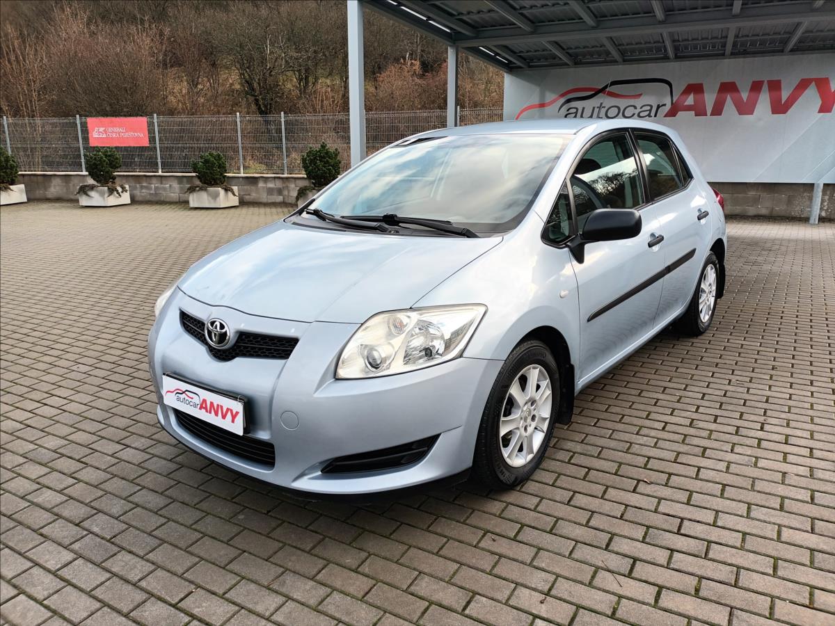 Toyota Auris 1,4 ČR,2MAJ,TAŽNÉ,SERVIS