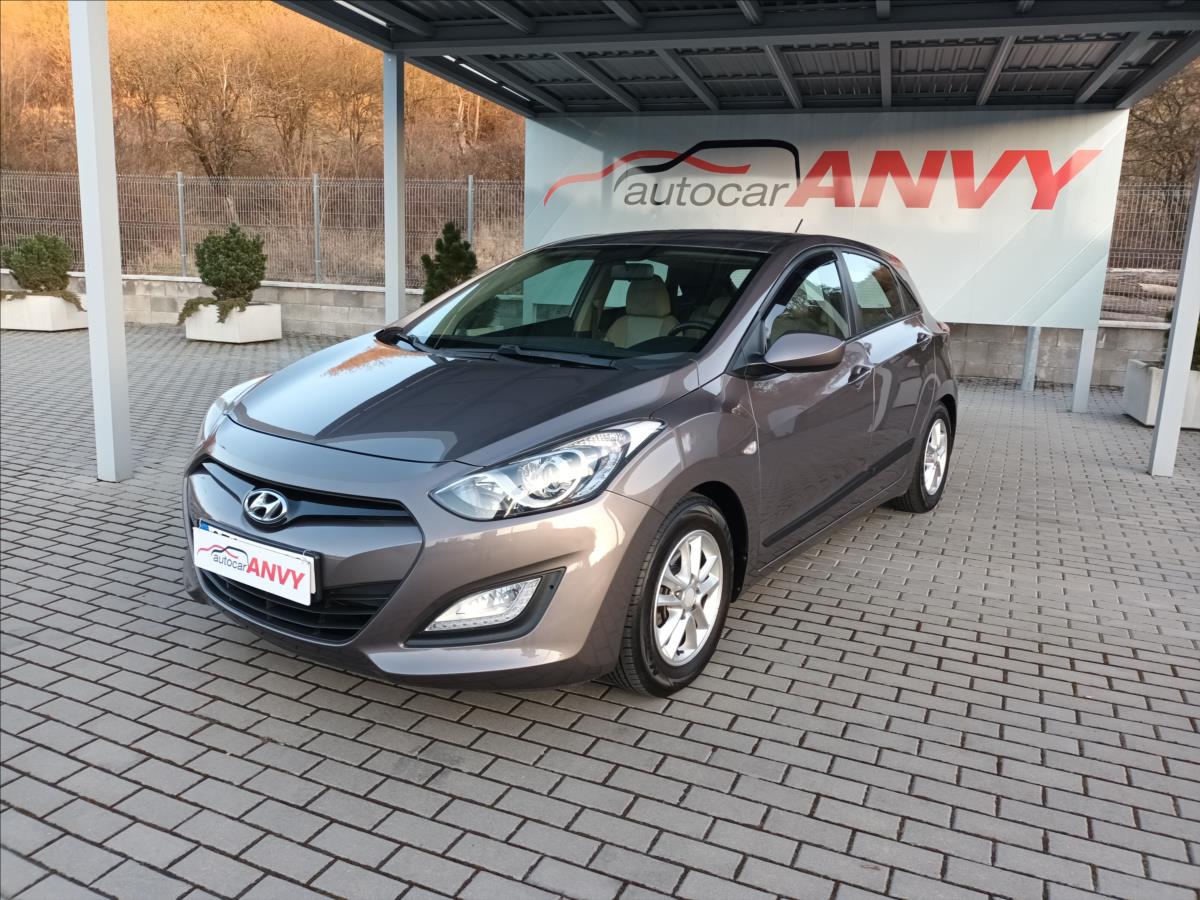 Hyundai i30 1,6 i,88kw,ČR,1MAJ,TAŽNÉ,KOLA,
