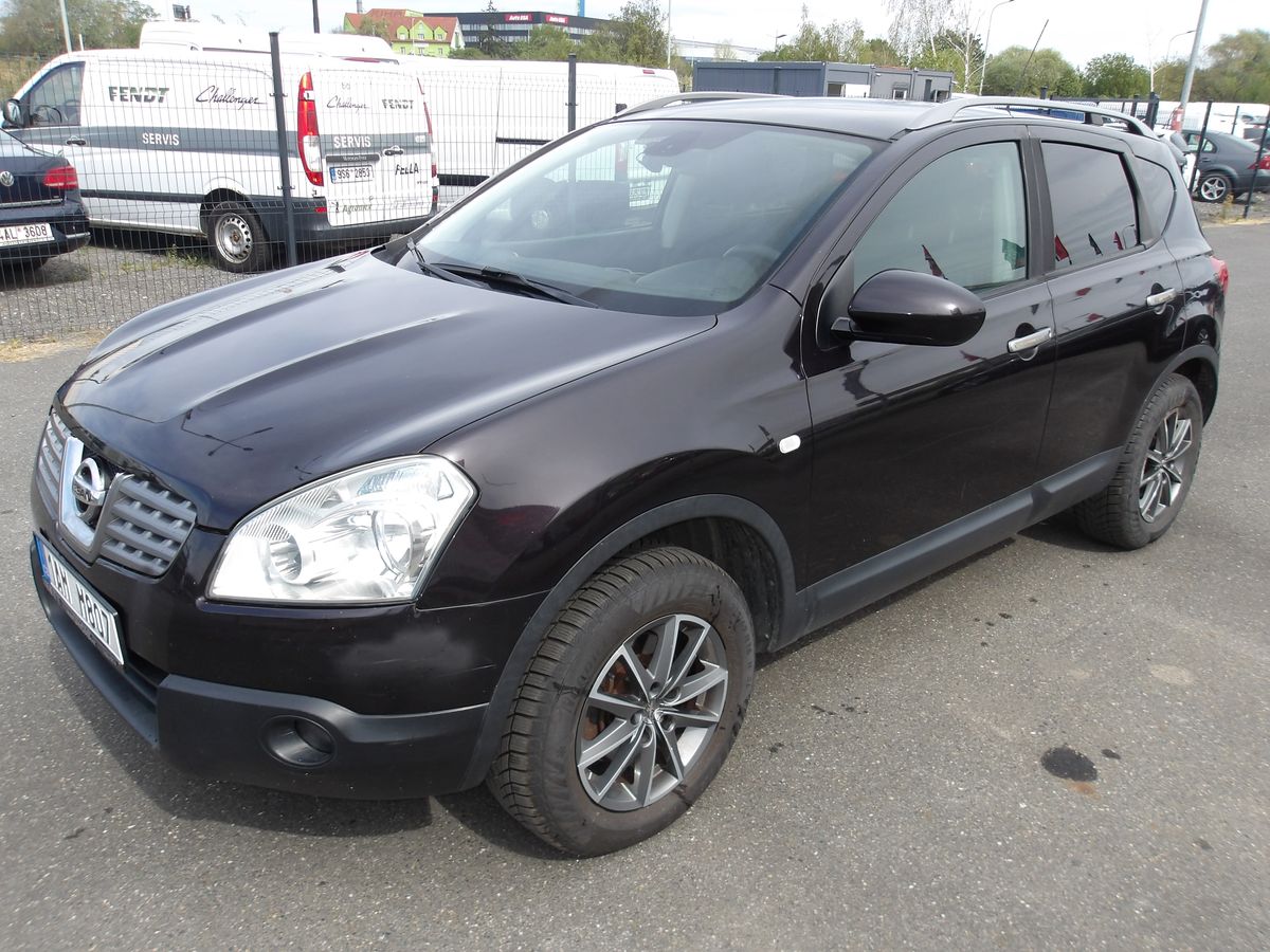 Nissan Qashqai 2,0i 104kW AUTOMAT !!
