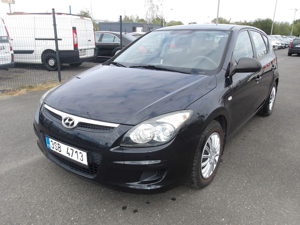 Hyundai i30 1,4i ČR NAJ.100000km !!!