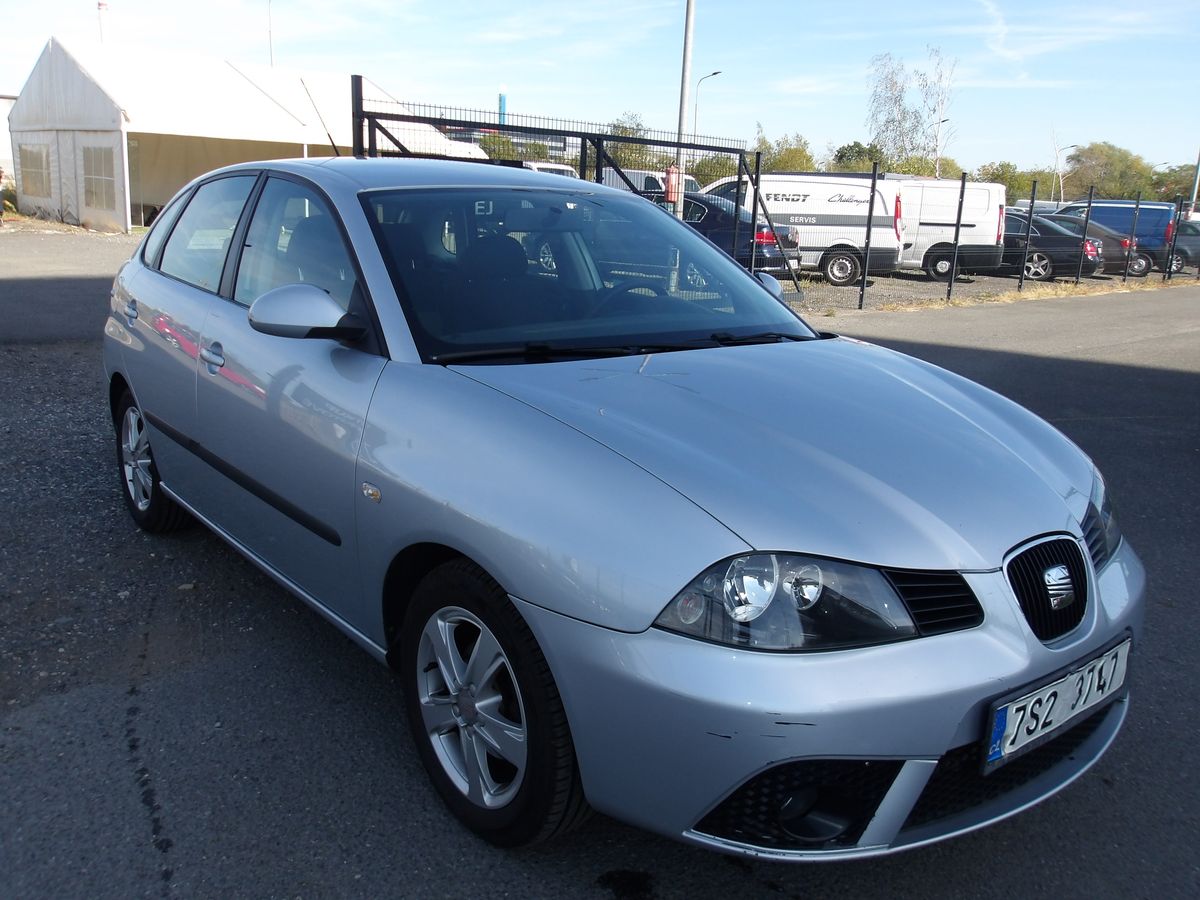 Seat Ibiza 1,2i ČR 2xKOLA ! NOVÁ STK !
