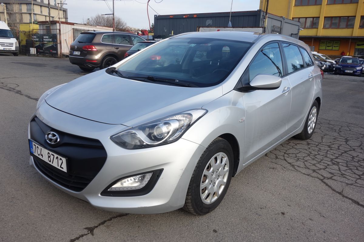 Hyundai i30 1,6i ČR PĚKNÝ ! NOVÁ SPOJKA !