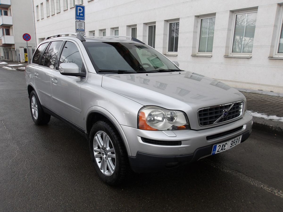 Volvo XC90 2,4D 2xPNEU !