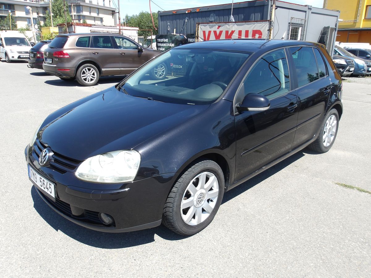 Volkswagen Golf 1,4i 16V KLIMA,VÝHŘEVY,ŠÍBR !