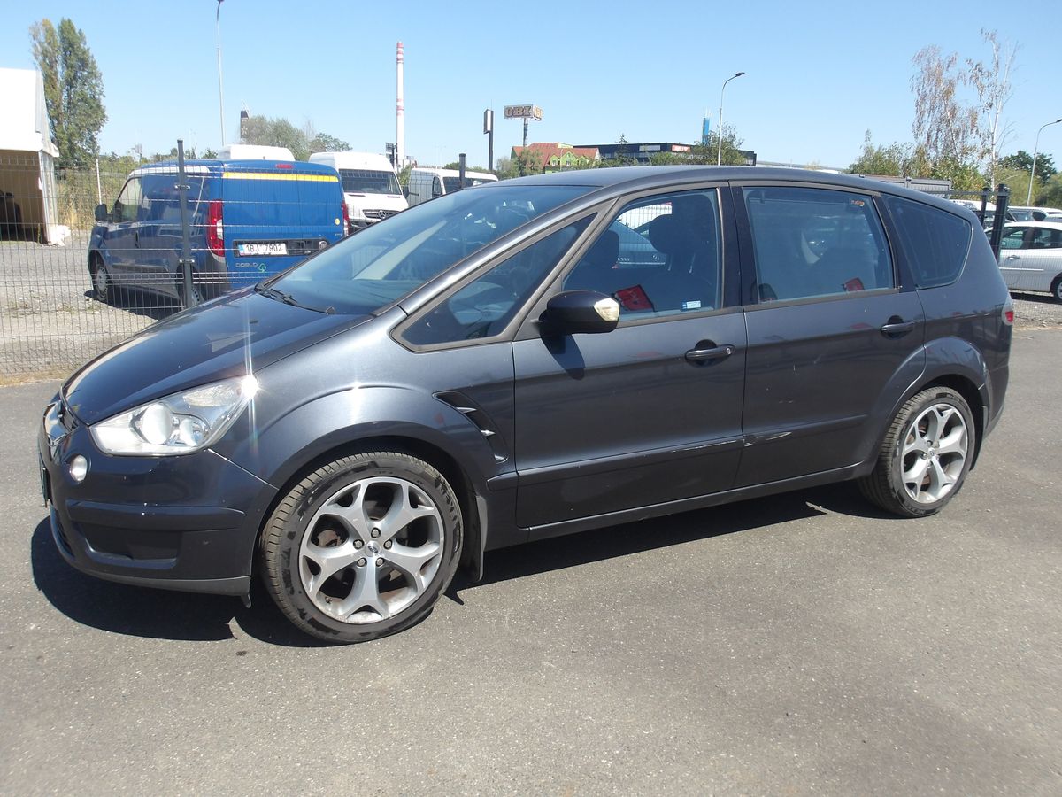 Ford S-MAX 2,0TDCi103kW ČR 1.MAJ.!!!