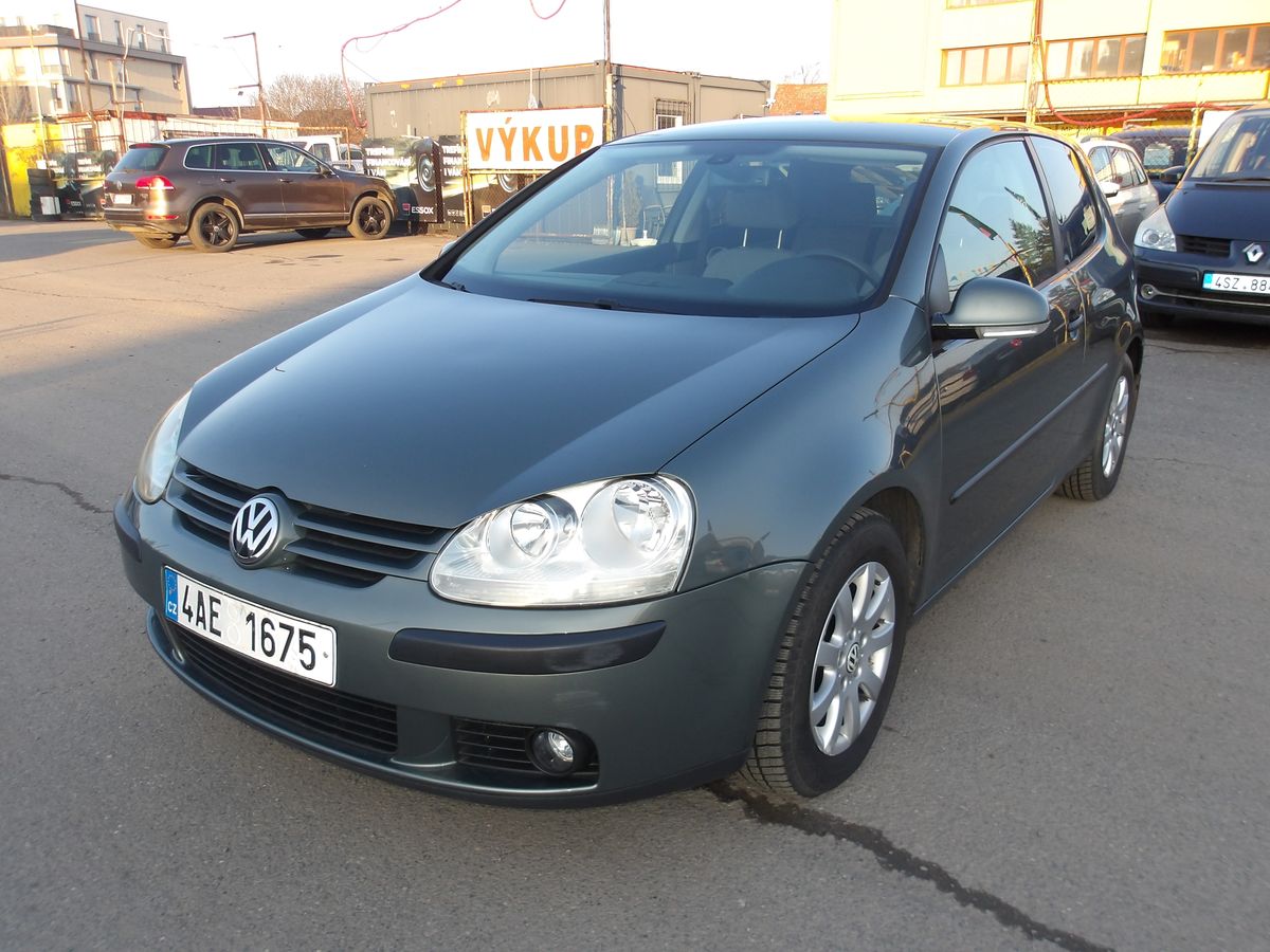 Volkswagen Golf 1,6i ČR NAJ.145000km !!!