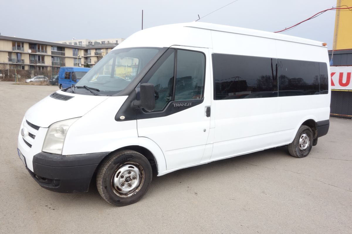Ford Transit 2,2TDCi L3H2 9 MÍST !!!