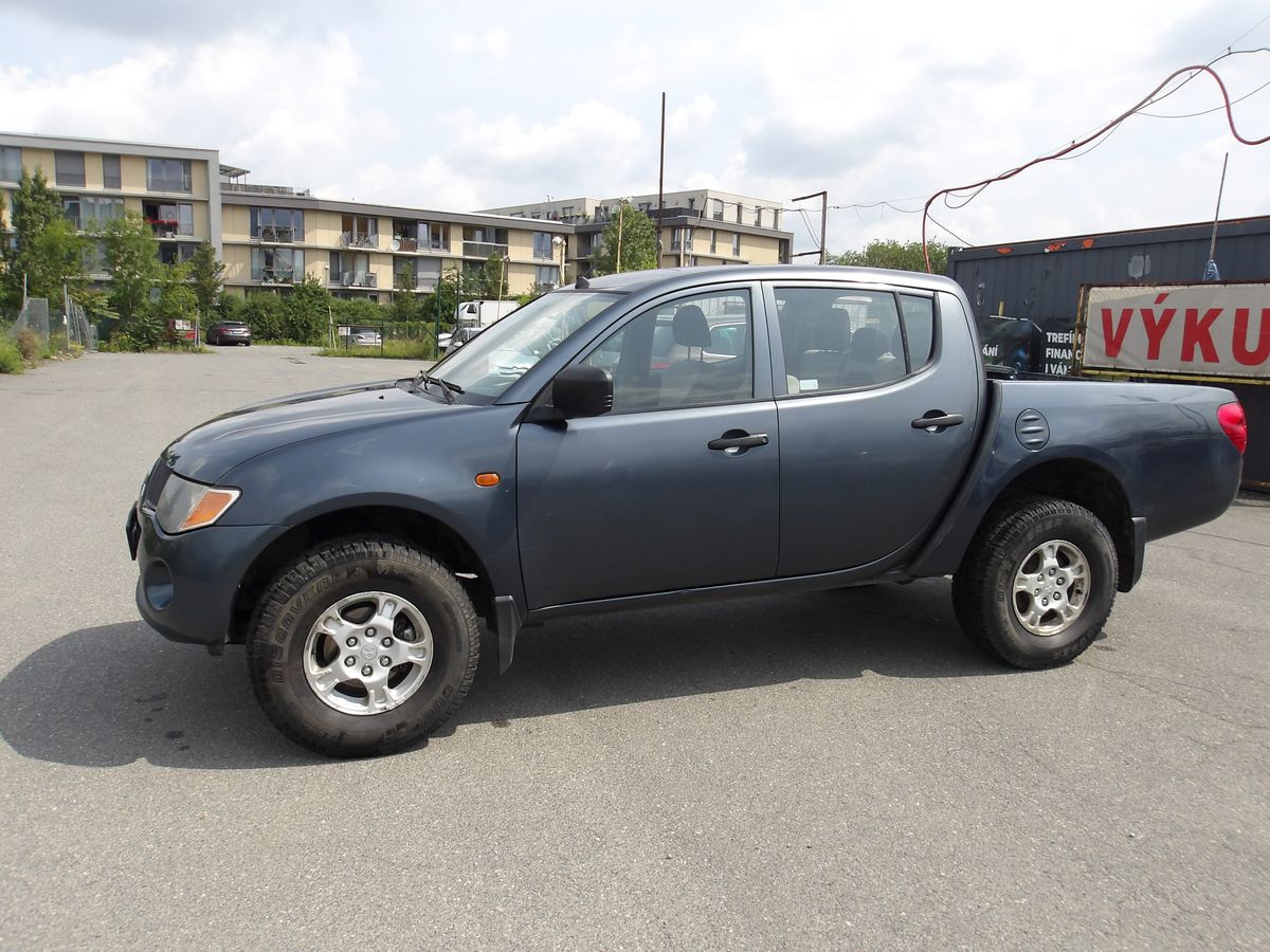 Mitsubishi L200 2,5DiD 4x4 5 MÍST ! ČR !