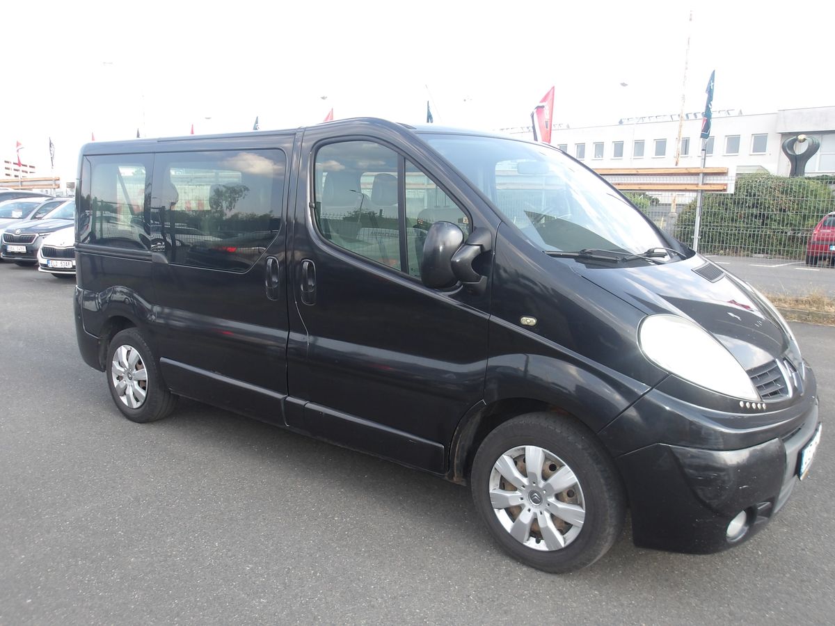Opel Vivaro 2,0DCi 8 MÍST SERVISOVANÉ !!!