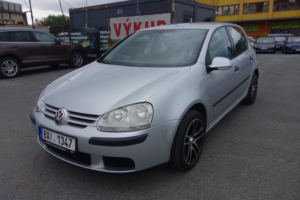 Volkswagen Golf 1,4i NOVÁ STK !