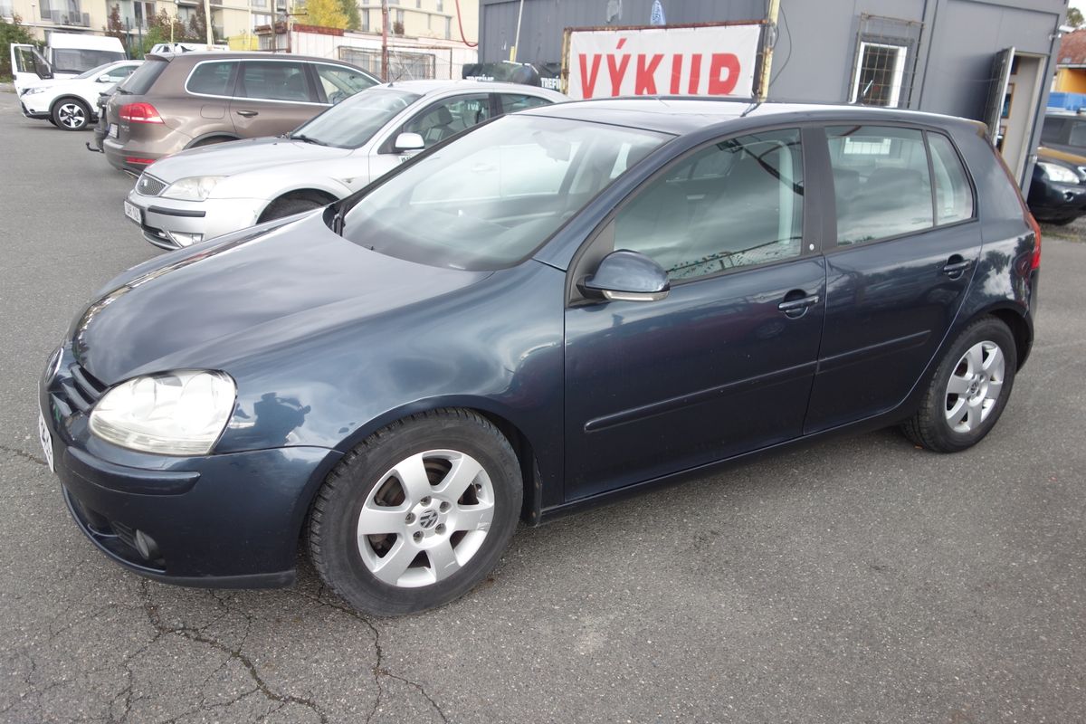 Volkswagen Golf 1,6i ČR ! NAJ.125000 km !!!
