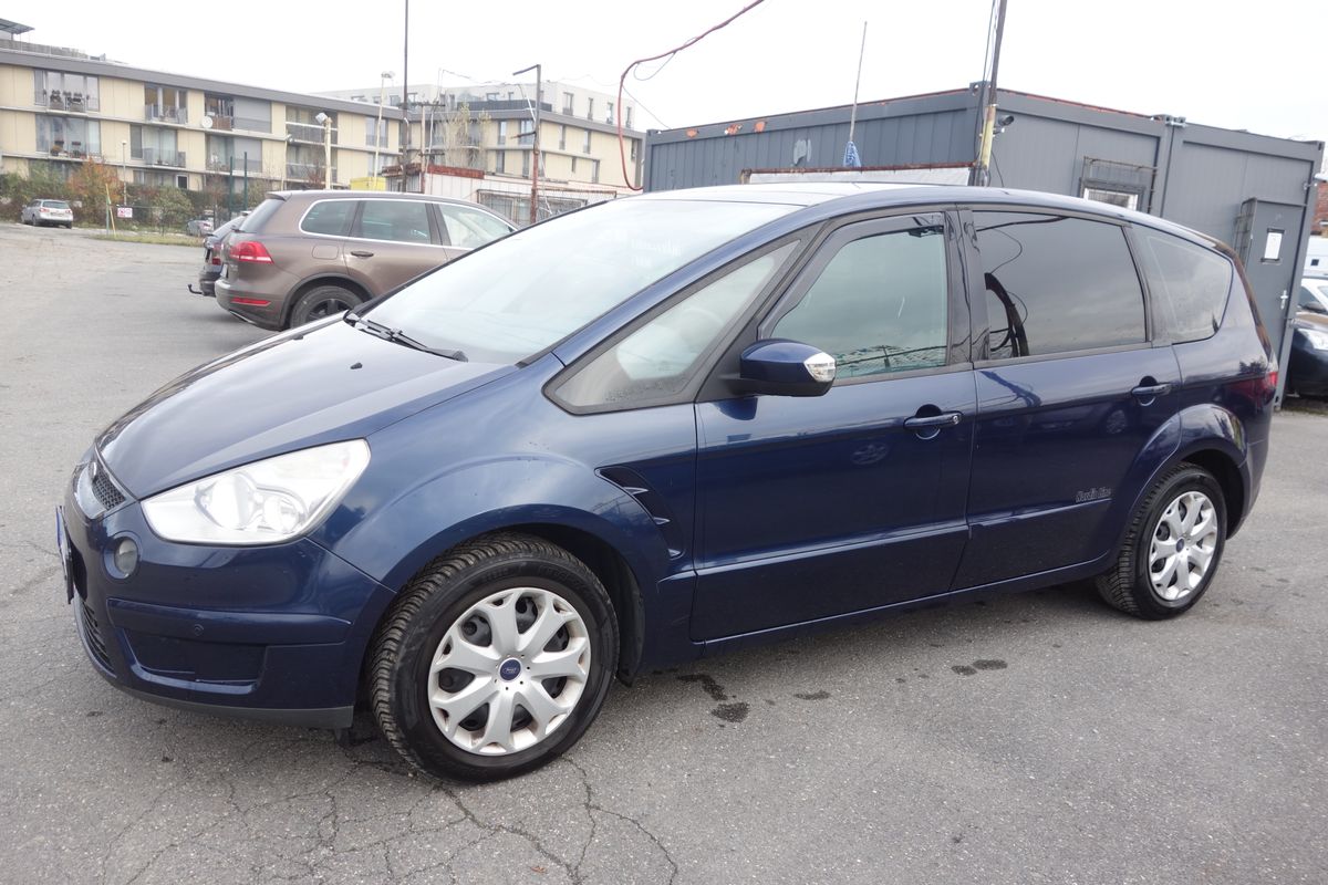 Ford S-MAX 2,0i NAJ.175000km ! SERV.KNIHA