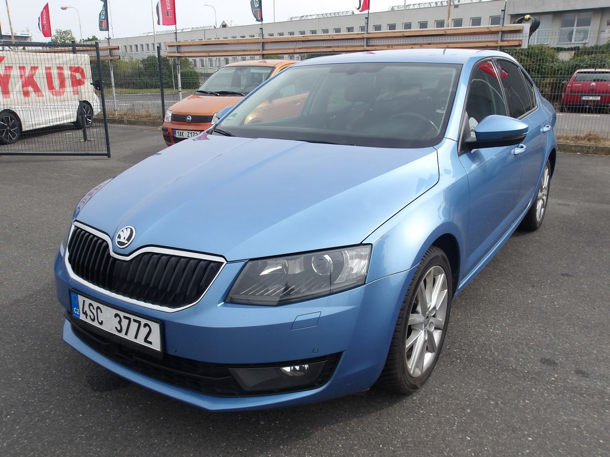 Škoda Octavia 1,6TDi 81kW DSG ! ČR ! KRASAV