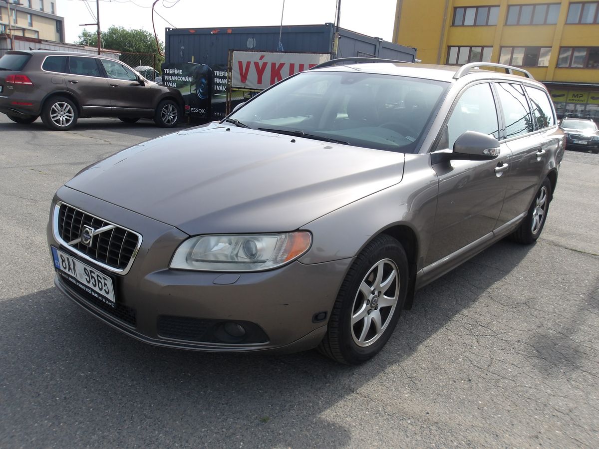 Volvo V70 2,0i 107kW PĚKNÝ !