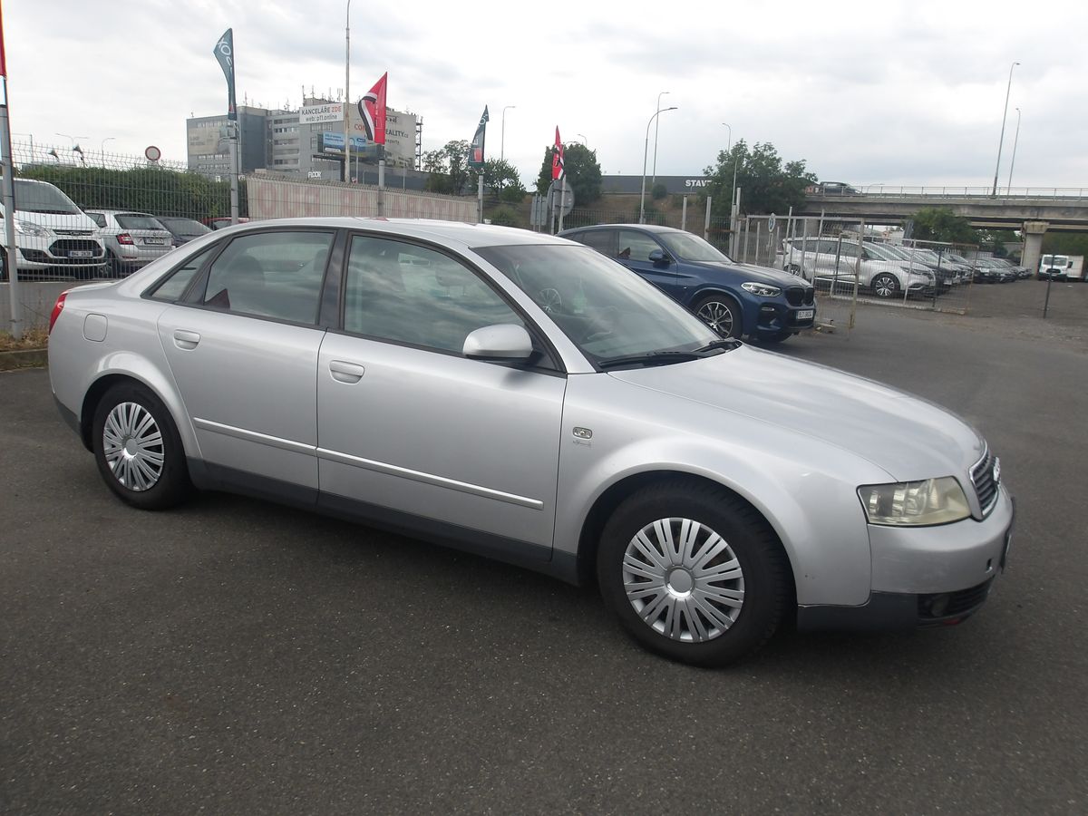 Audi A4 1,8i 110kW NOVÁ SPOJKA !