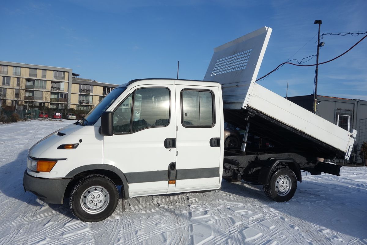 Iveco Daily 2,3 JTD SKLÁPĚČ 7 MÍST !!!