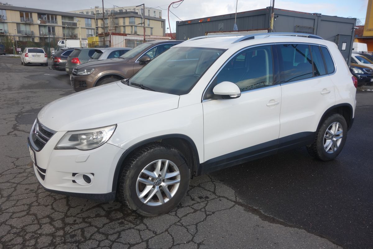 Volkswagen Tiguan 2,0TDi 103 kW DSG! čtěte popis